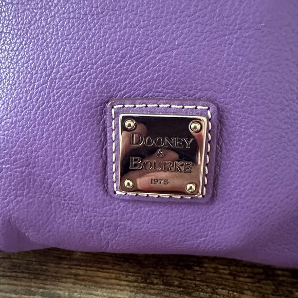 Dooney & Bourke purple pebble grain leather handbag - Picture 4 of 11